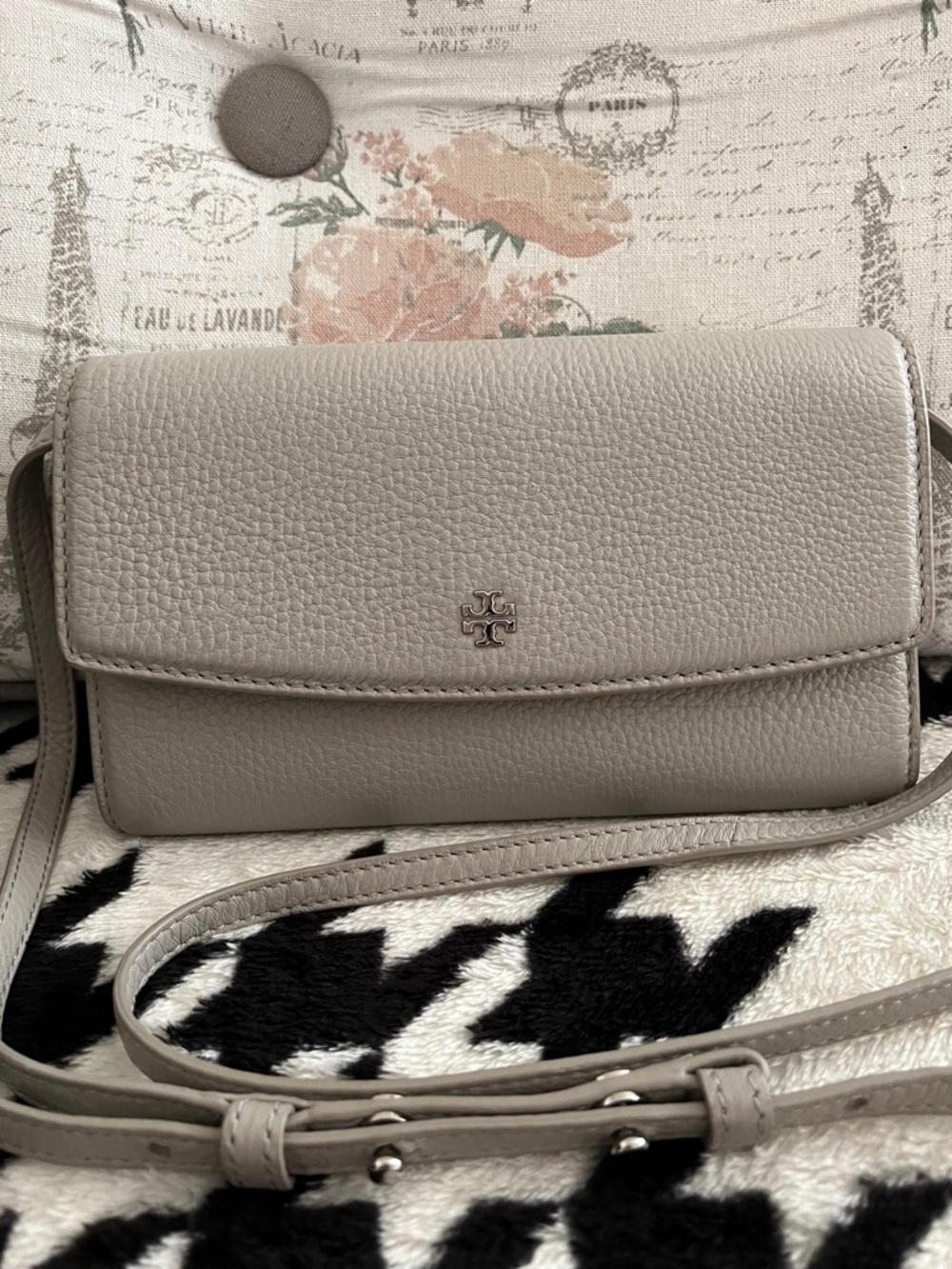 Tory Burch Mini Flap Concrete Cross body Bag 💼